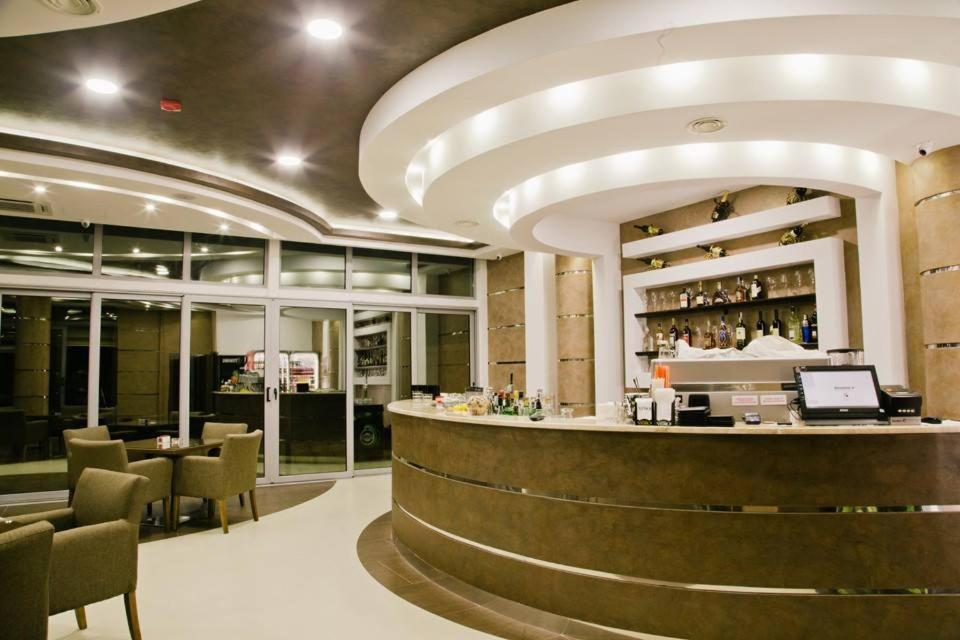 Hotel Oasis بودغوريتْسا المظهر الخارجي الصورة