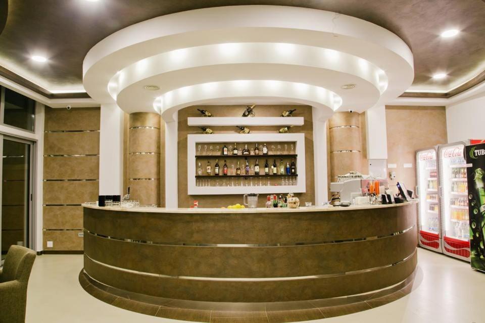 Hotel Oasis بودغوريتْسا المظهر الخارجي الصورة