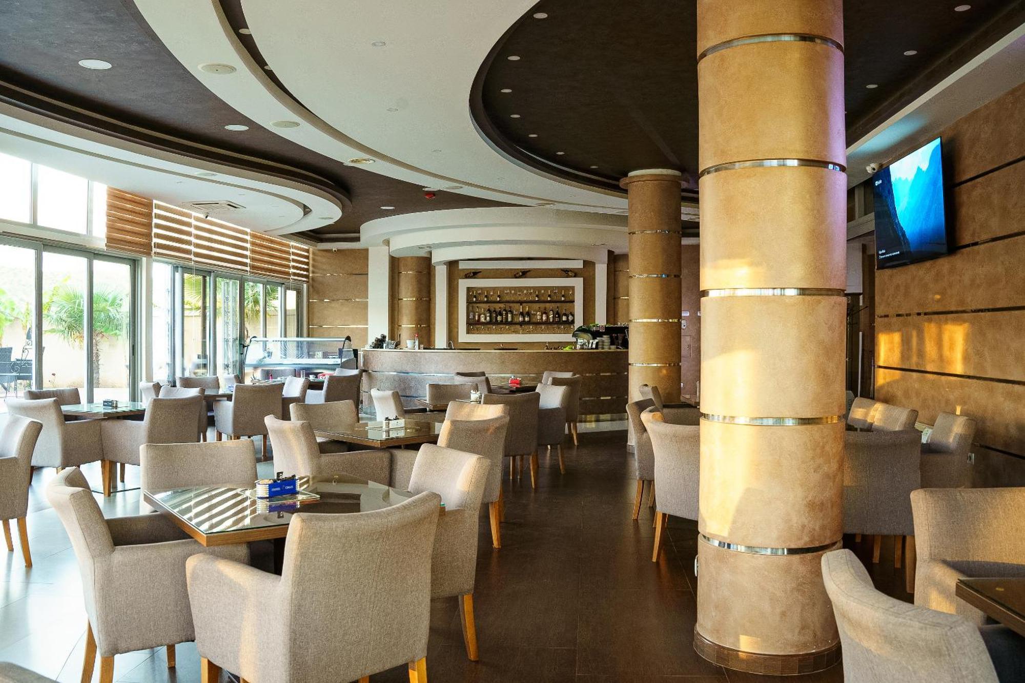 Hotel Oasis بودغوريتْسا المظهر الخارجي الصورة