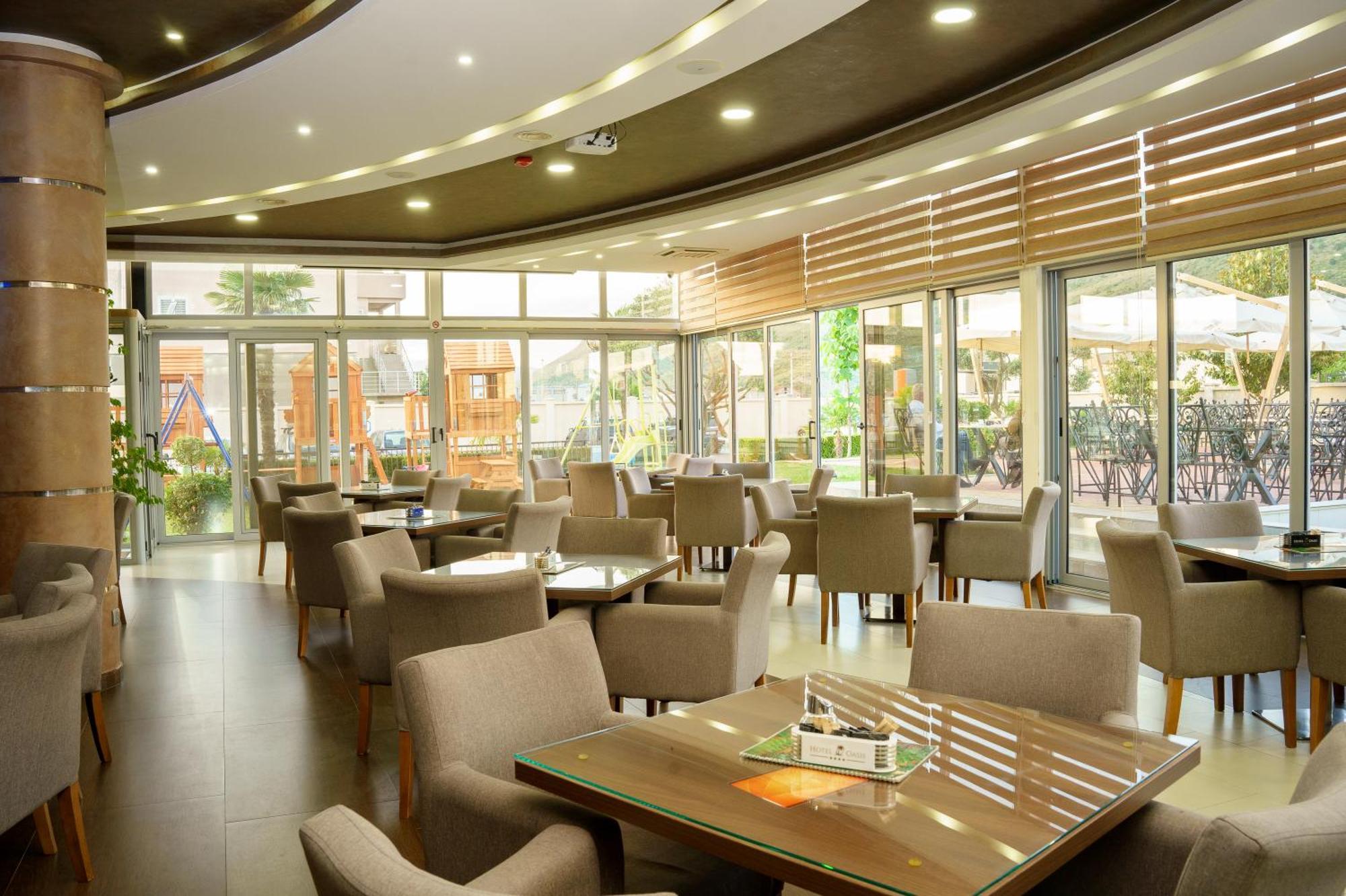 Hotel Oasis بودغوريتْسا المظهر الخارجي الصورة