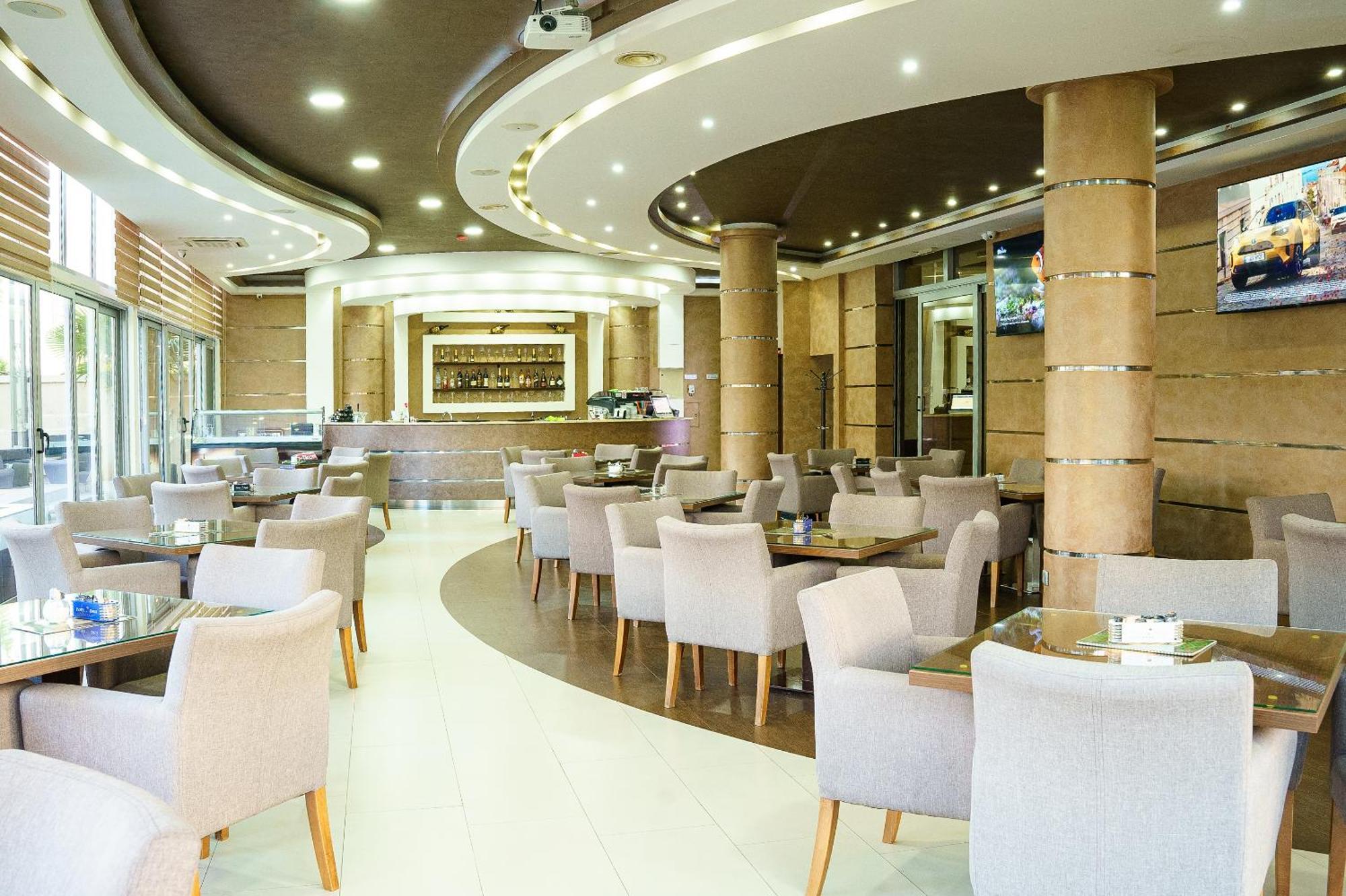 Hotel Oasis بودغوريتْسا المظهر الخارجي الصورة