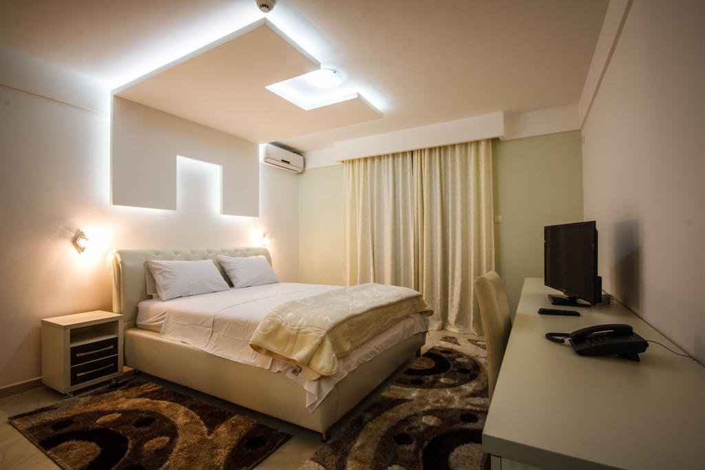 Hotel Oasis بودغوريتْسا الغرفة الصورة