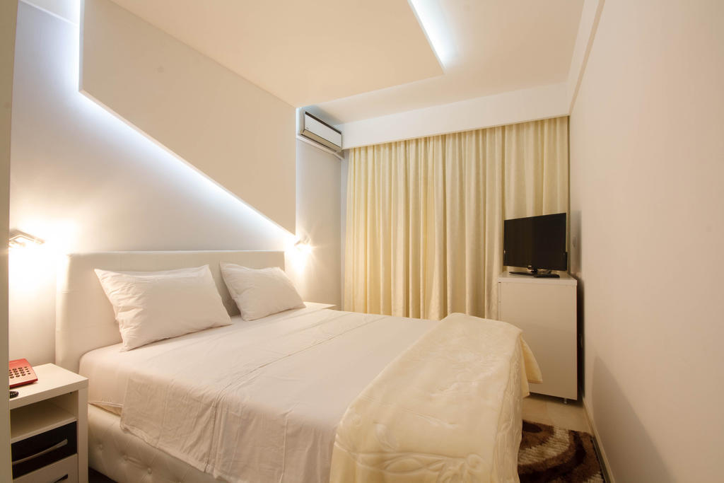 Hotel Oasis بودغوريتْسا المظهر الخارجي الصورة